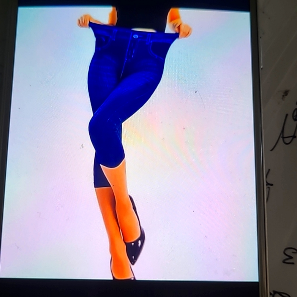 Women's skinny leggings.